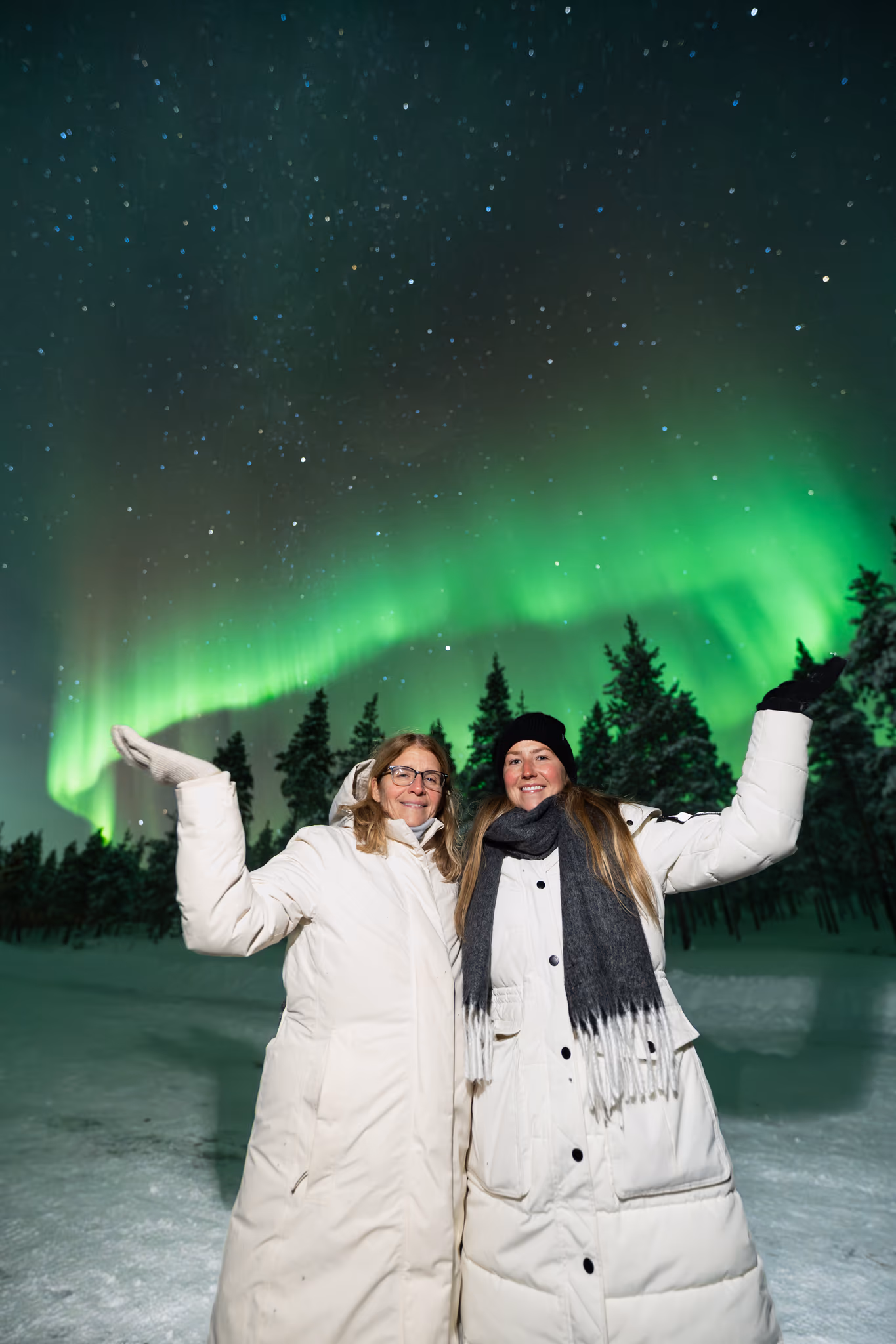 Foto real de aurora de un tour de Lapland Explorers